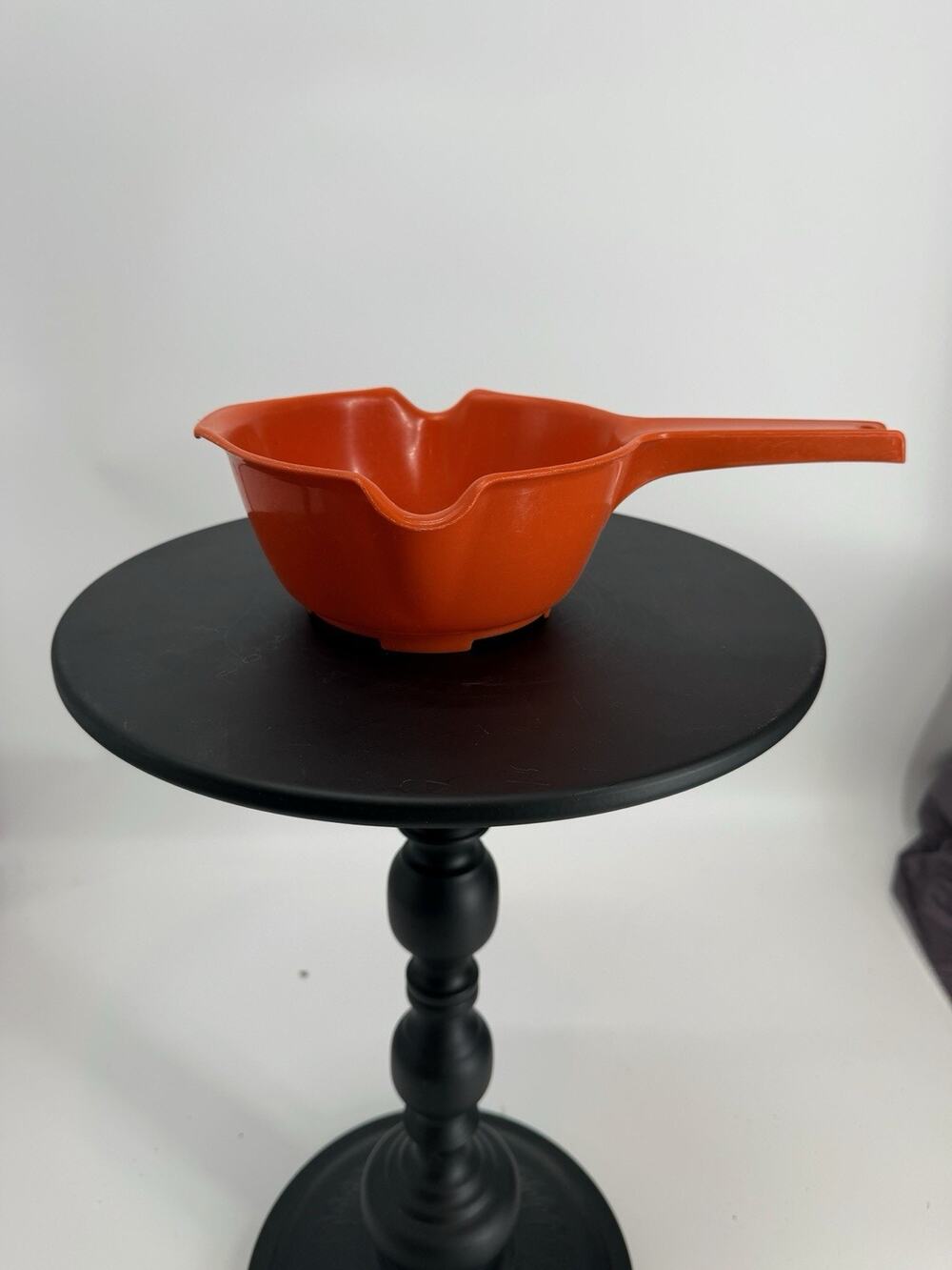 Rubbermaid #2930 1 Quart Orange 2 Spout Strainer Colanders with Handle -VTG.